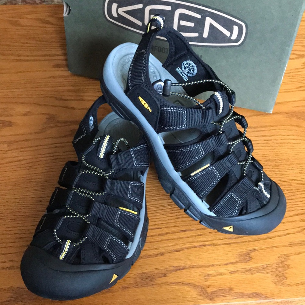 KEEN “NEWPORT H2” watersport sandals NEVER WORN
